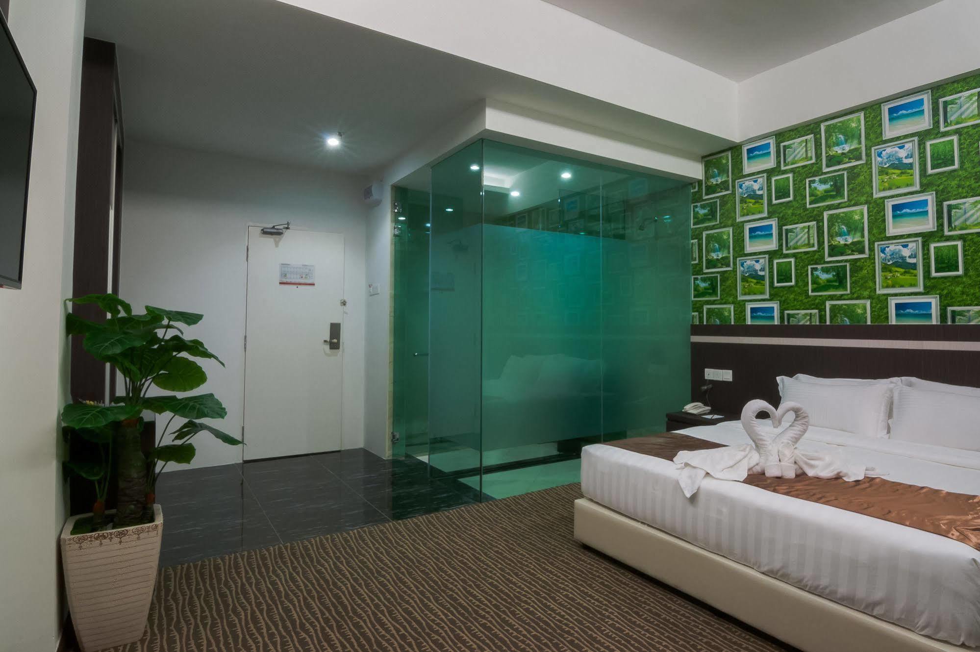 E-Red Hotel Melaka Eksteriør billede