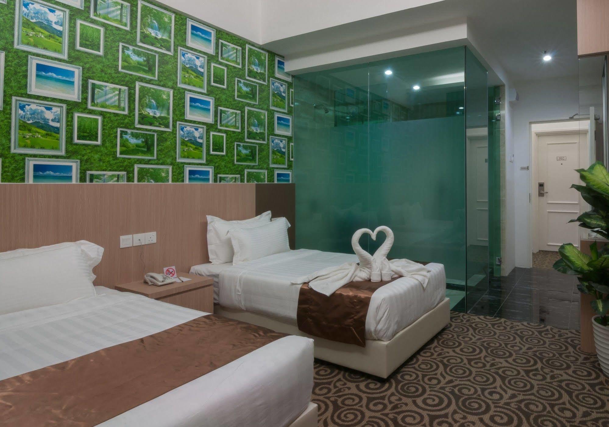 E-Red Hotel Melaka Eksteriør billede