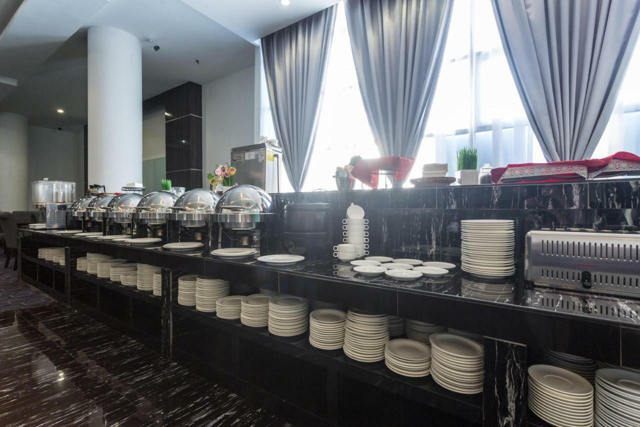 E-Red Hotel Melaka Eksteriør billede