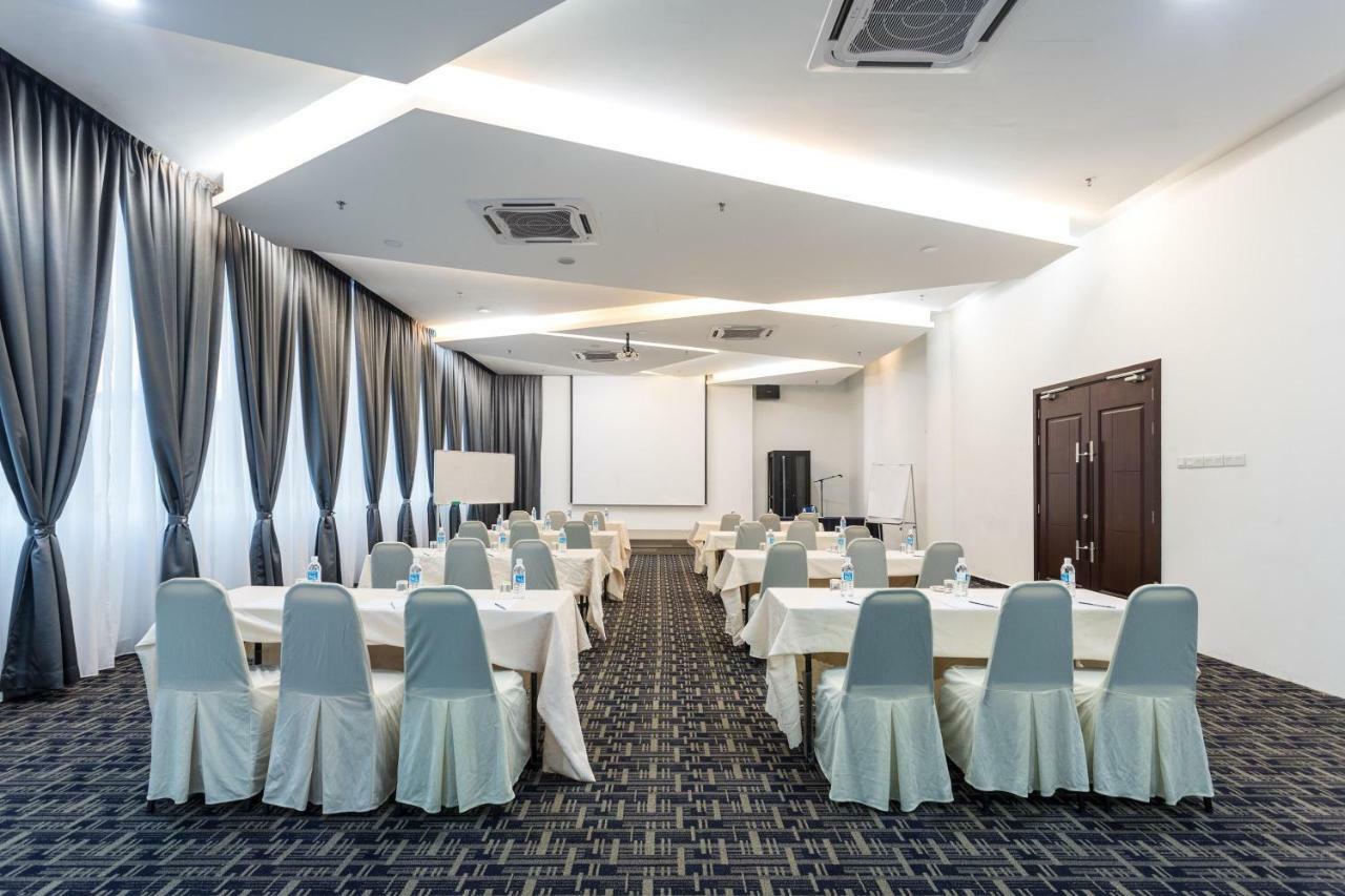 E-Red Hotel Melaka Eksteriør billede