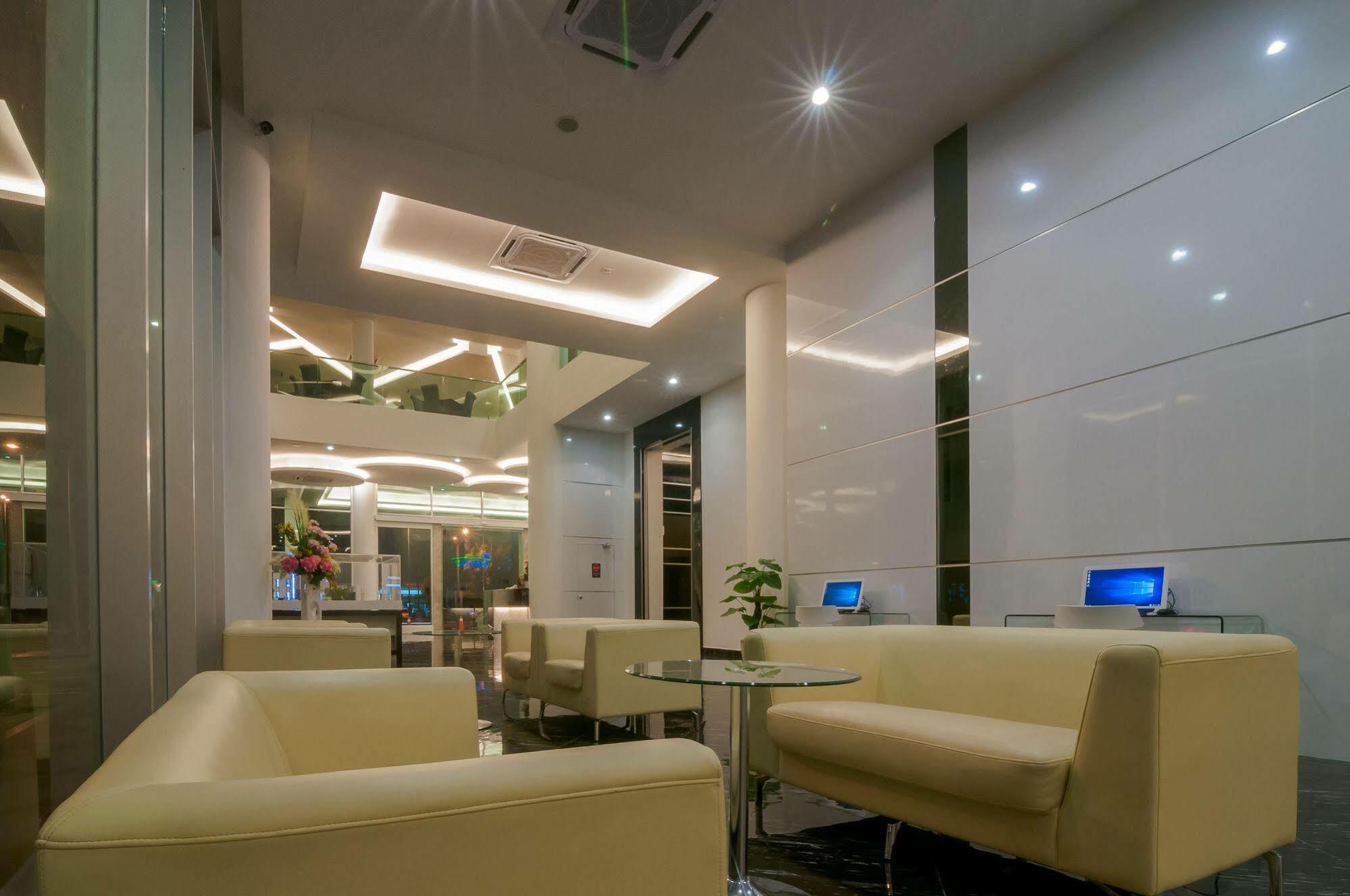 E-Red Hotel Melaka Eksteriør billede